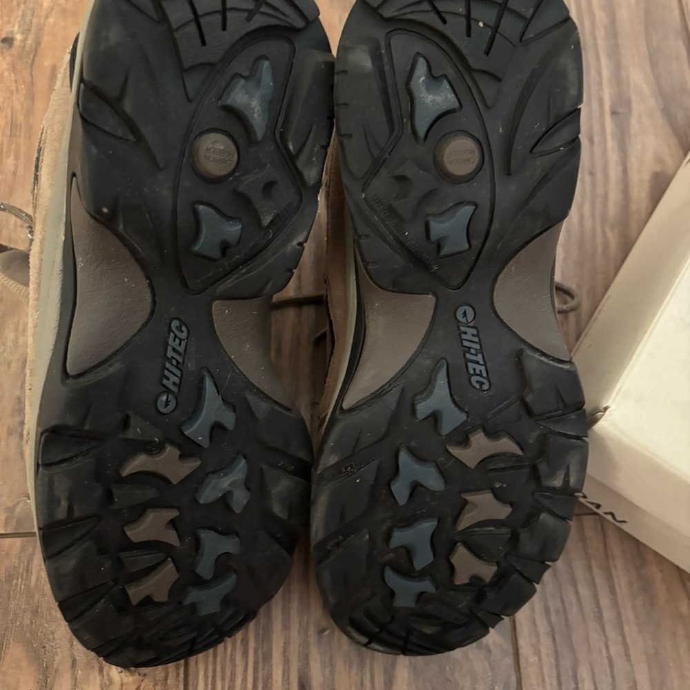 Hi Tec. Brown Hiking Boots - Picture 6 of 6